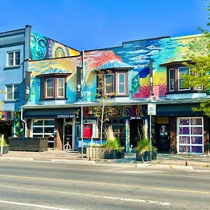 ** Guest house The Only Backpacker's (adults Only) Canada